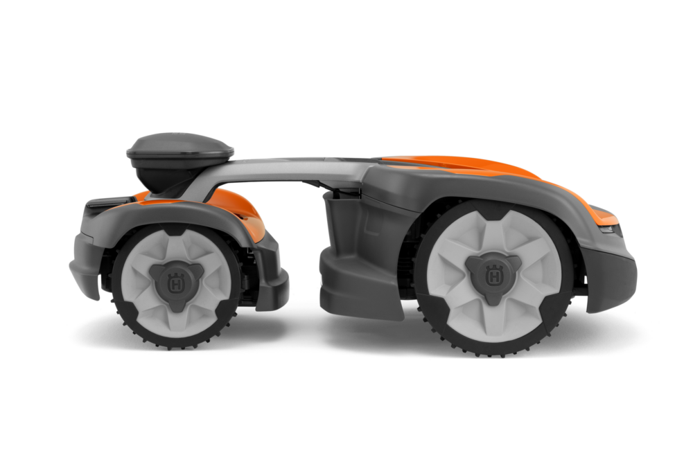 Alternative view of Husqvarna Automower® 535 AWD EPOS®